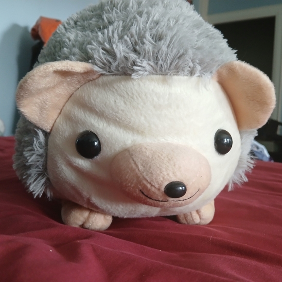 Oversized plush hedgehog - Picture 2 of 9